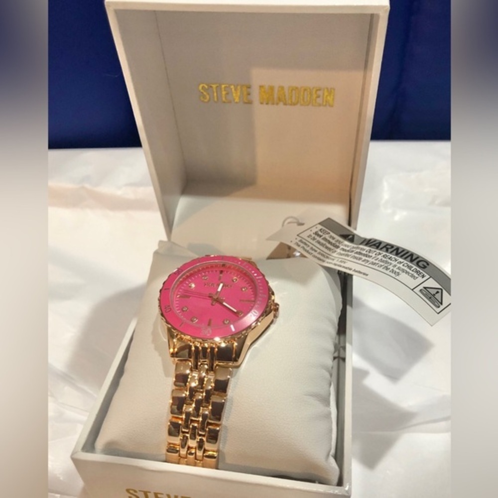 Steve Madden Womens gold toned pink face gold dial bracelet watch new in box